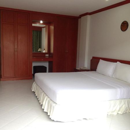 Lotus House Hotel Bãi biển Jomtien Ngoại thất bức ảnh