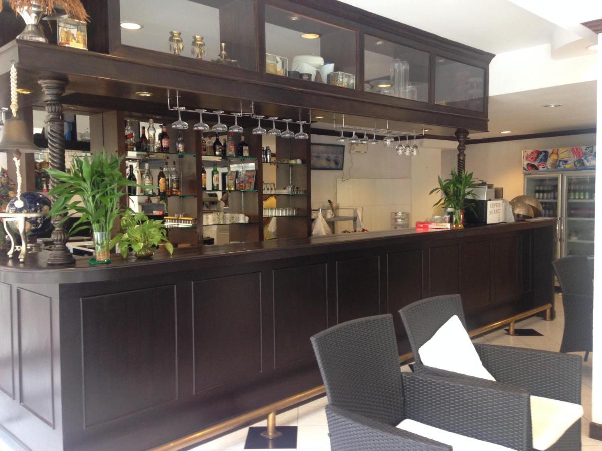 Lotus House Hotel Bãi biển Jomtien Ngoại thất bức ảnh