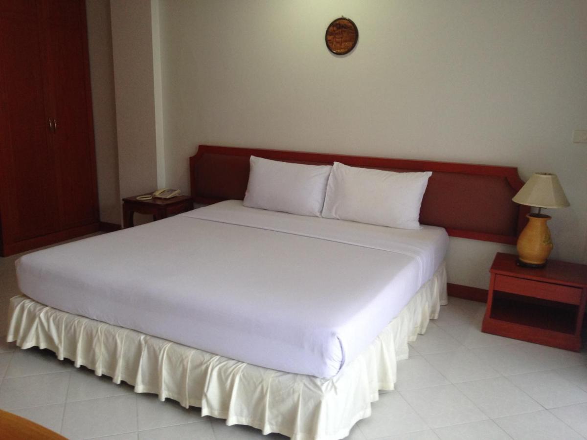 Lotus House Hotel Bãi biển Jomtien Ngoại thất bức ảnh